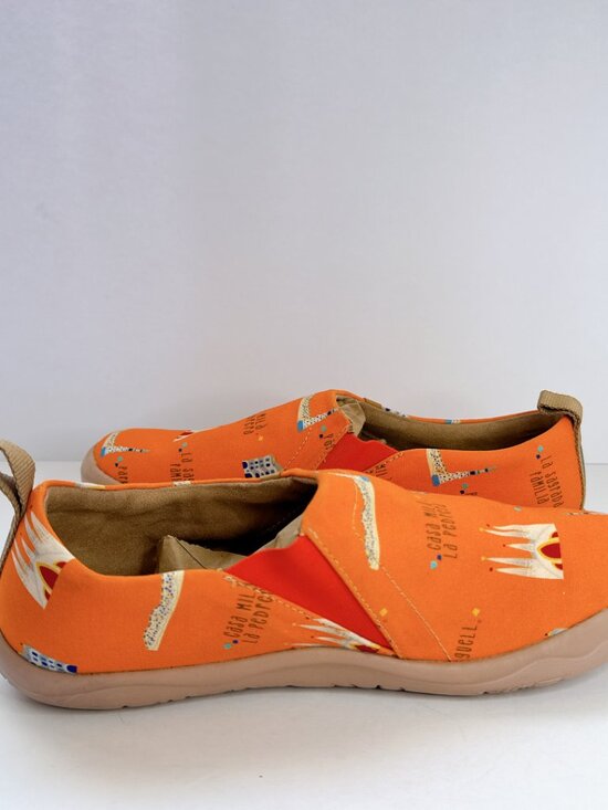 Men’s Size 10 UIN Casa Mila La Pedrera Barcelona Art Slip-On Shoes Orange Canvas main image 4
